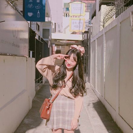 继「诞生花」之后,最近C编在网上发现一款日本杂货品牌SWATi竟然推出了「366の诞生日香水Birthday Fragrance - The Birth of a Memorable Day」: