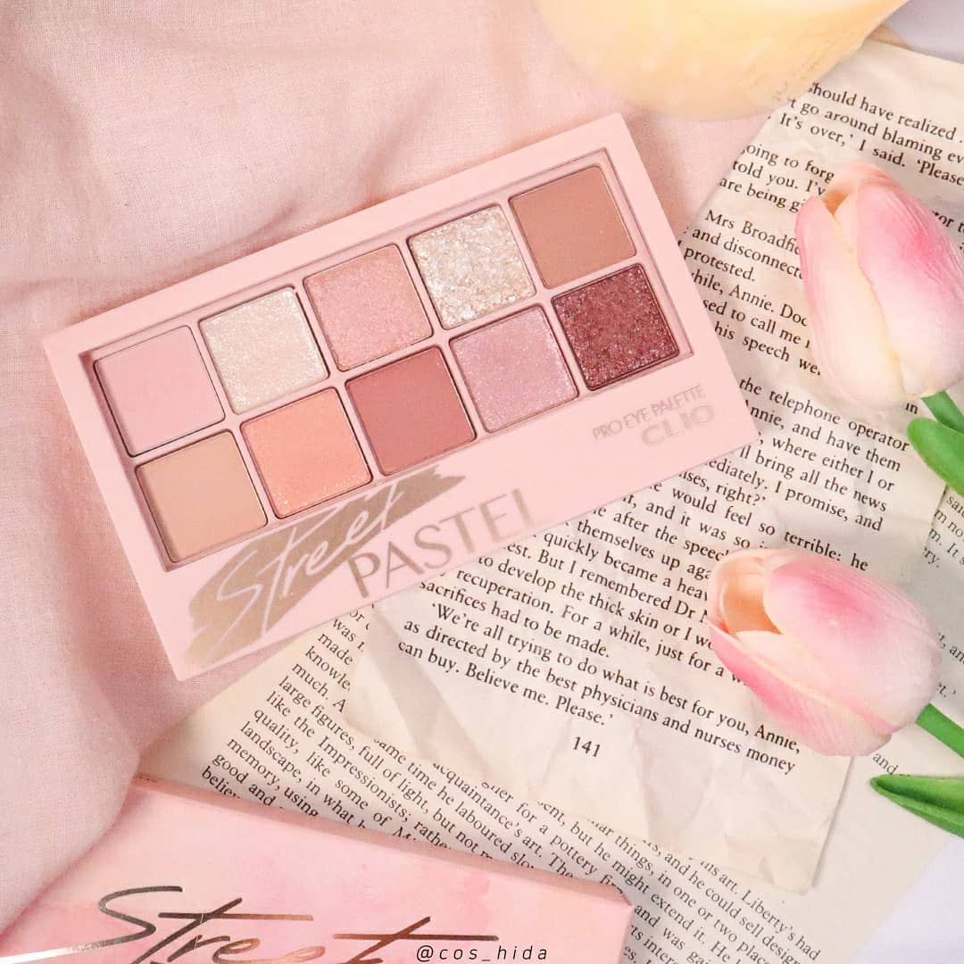 CLIO Pro-Eye Palette 06 Street Pastel 被称为「极光樱花盘」的这款 06 Street Pastel配色真的无敌美，尤其亮片色真的做得超优质！? 一盘十色搞定各式各样妆容～