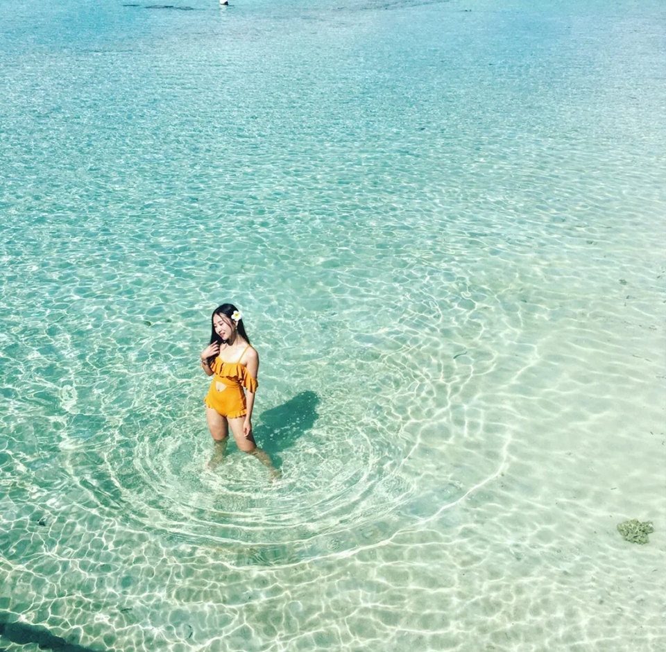没有受污染的邦邦岛大海里,浮潜便有机会看见许多美丽的海蜗牛、海龟、鱼群、珊瑚等美丽的海底生物。日落景色也超棒哟!?