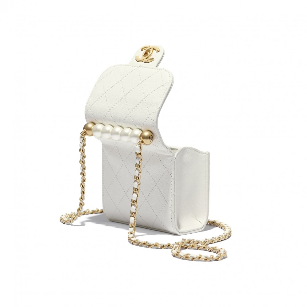 clutch-with-chain-white-goatskin-imitation-pearls-gold-tone-metal-goatskin-imitation-pearls-gold-tone-metal-packshot-extra-ap0997b0215610601-88217790710061