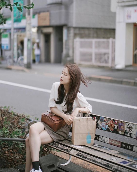 下面给大家盘点出6个「出了社会才懂的心酸」,踏出校园后进入残酷社会的你肯定也会很有共鸣! ✨ 1、终于懂得:校园念书时光是最美好