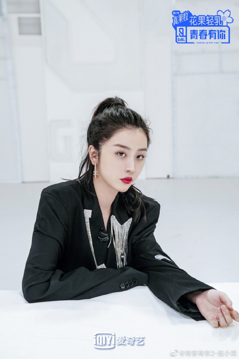 ✨赵小棠 除了赵小棠的颜值非常好嗑,她那一针见血说话方式也是C编私心超pick的一点?比如第二次出场她便来了一波惊人语录:「这世界上,说你的只有两种人,一个是嫉妒你的女人、还有一种是不如你的男人」,能说出这样一段话根本太飒+气场全开吖~期待优秀的她发光发热!