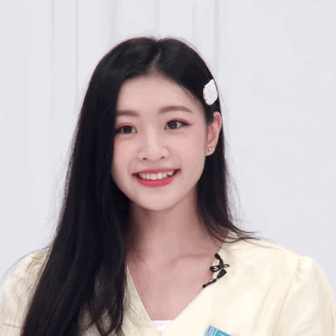 ✨王承渲 台下软萌可爱、一表演就舞台魅力MAX的TPG公司练习生王承渲,在与四胞胎「冰清玉洁」姐妹的C位争议事件中备受关注;事关当时没有成功C位演出的她在排练时、上台表演后,皆被蔡徐坤和Lisa评为「不是C位,但比C位更瞩目」的一员,实力备受看好!