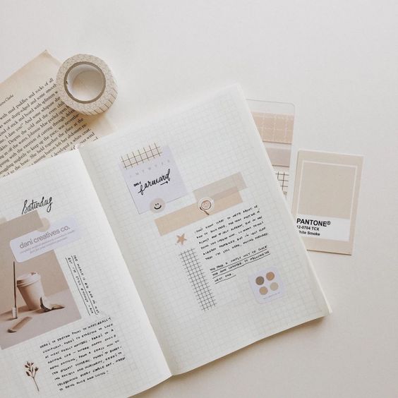 ✨不太会颜色搭配的Girls可以考虑用同色系元素点缀手帐，也很疗愈哟～