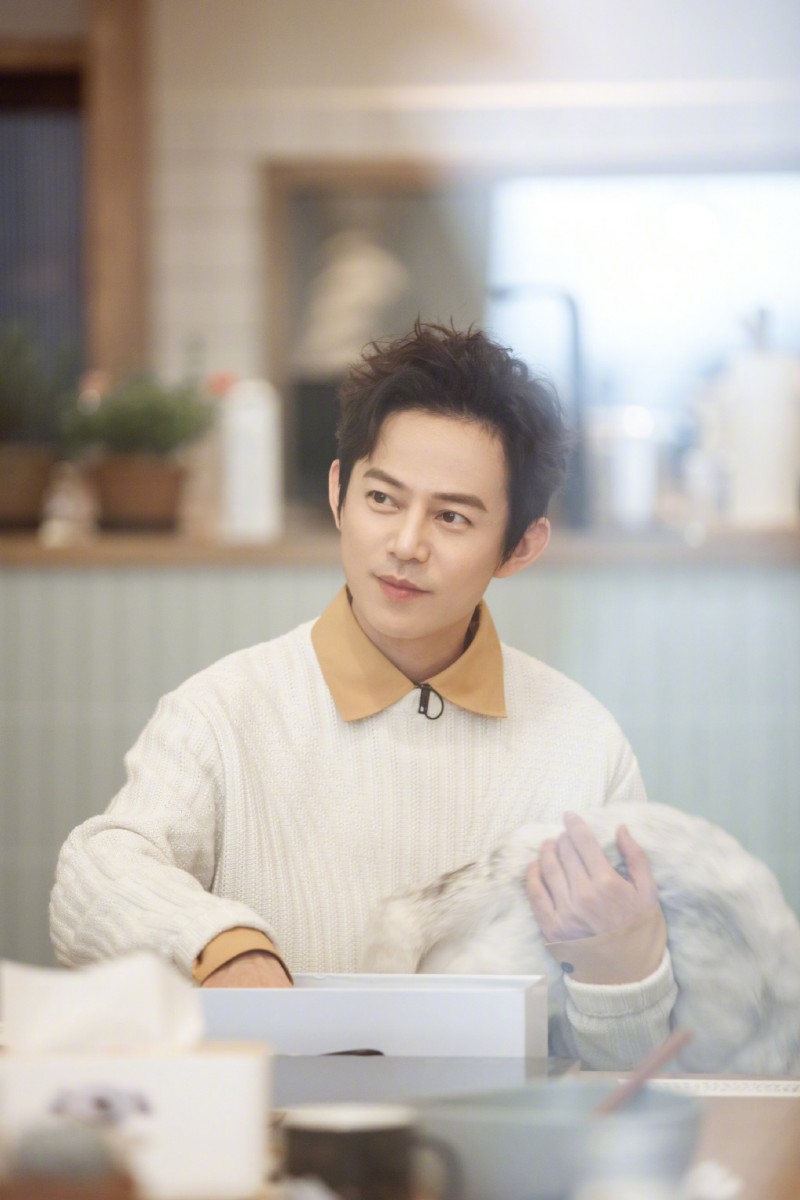 愿大家追星的同时，也把自己的生活过好、让自己变得优秀、做自己独一无二的太阳；和在舞台上努力的偶像，一起在各自的人生中发光吧！