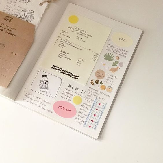 ✨此外在设计点缀方面，若觉得自己手写字不够好看，可以选择采用大面积的拼贴来丰富每一页手帐。