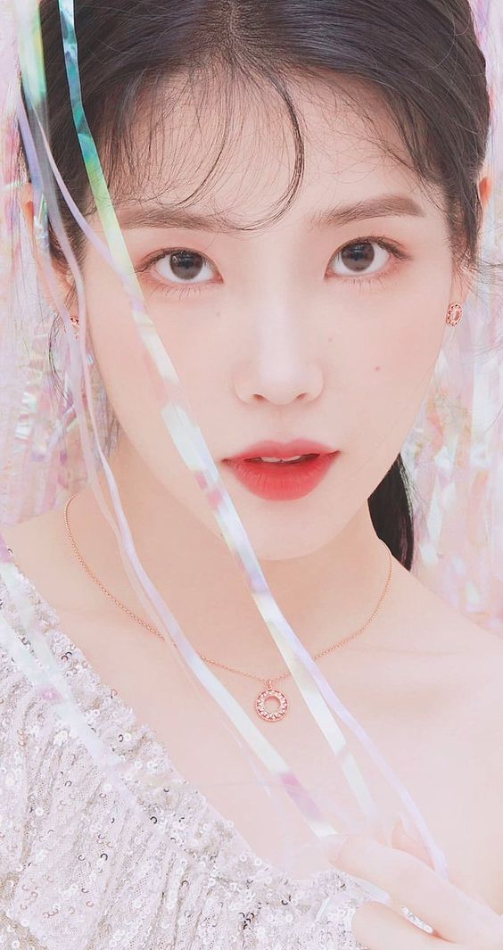 喜欢唇釉的Girls、贫民窟女孩、学生党、小资女们,今天一定不能错过这个主题 ?❤️ 以下一口气给你们推荐10款色泽爆好看的哑光雾面、丝绒和镜面唇釉,每一款都是超夯的「女团色」哟~