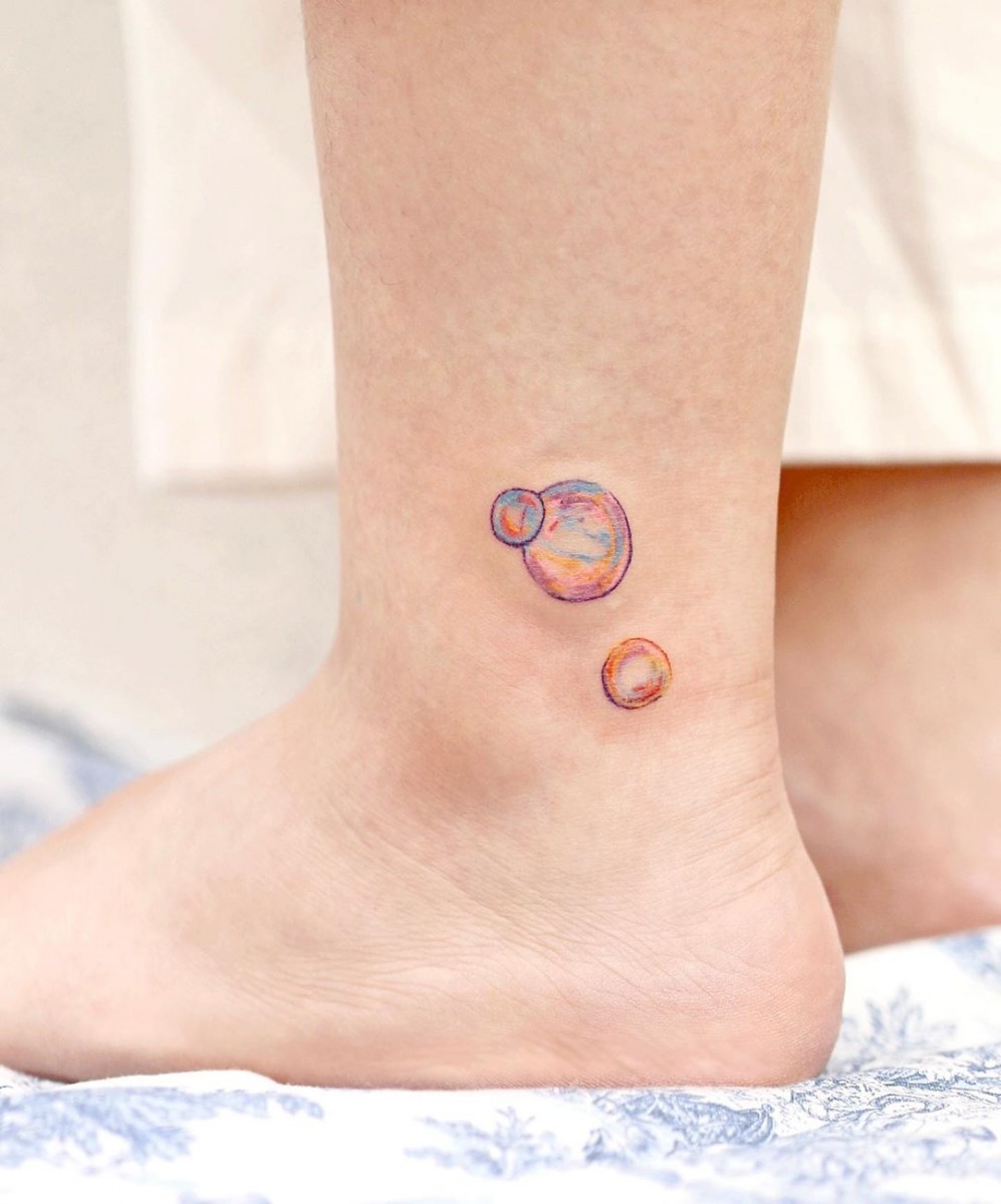 ✨韩系彩色刺青 · 星球系列 梦幻彩色星球绝对是女生们喜欢的风格～