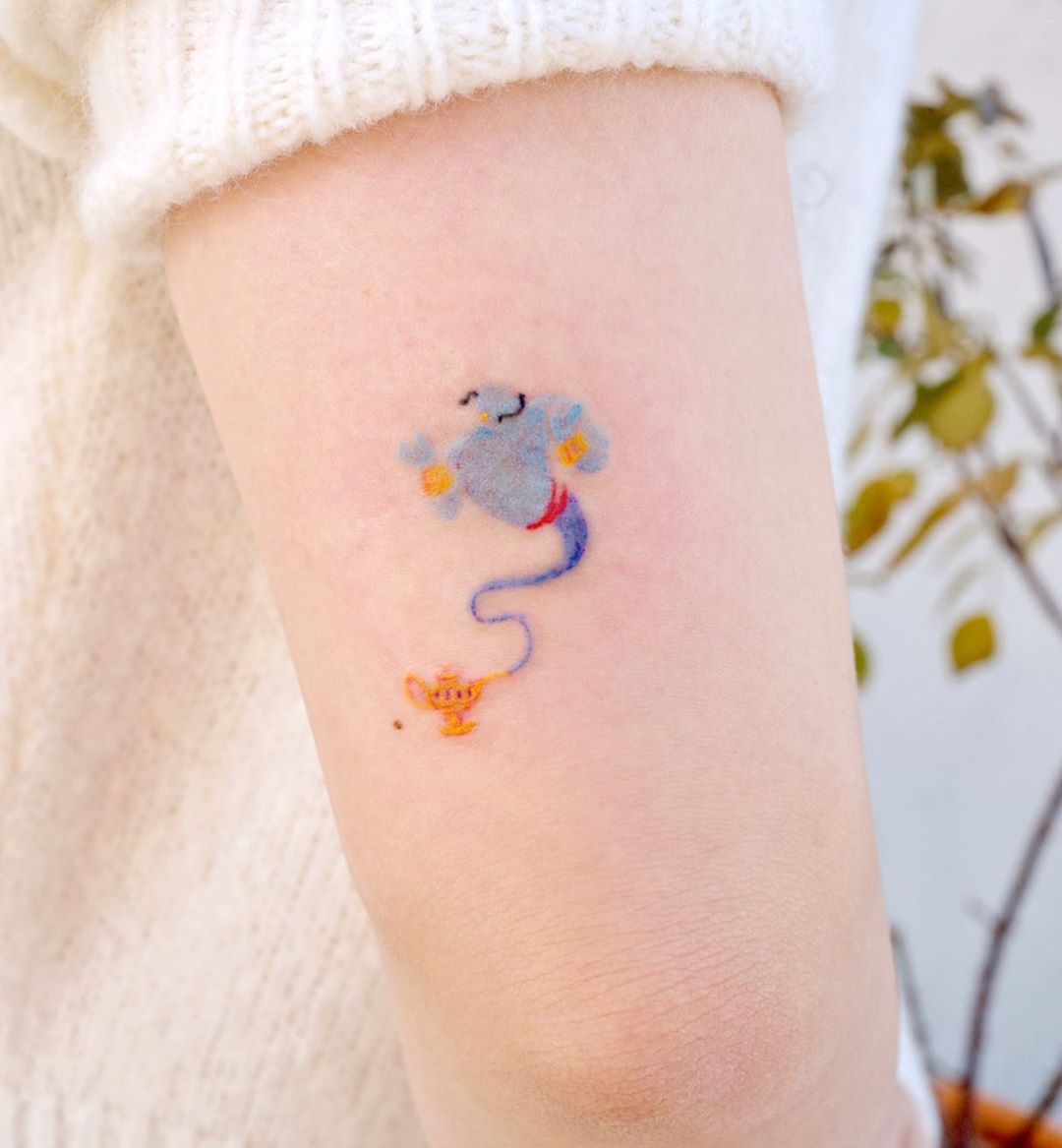 ✨韩系彩色刺青 · 迪士尼卡通系列 Oven的作品中，小熊维尼、冰雪奇缘、玩具总动员等等经典角色都特别受欢迎！