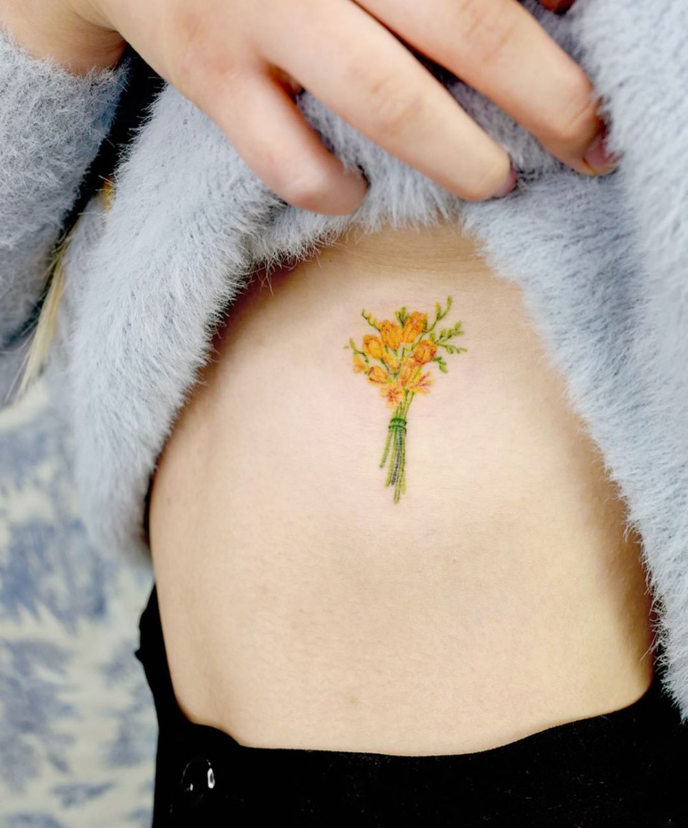 ✨韩系彩色刺青 · 花卉系列 说到近期最夯的刺青风格，细致花卉图腾肯定名列榜首！韩系彩色花卉刺青真的太让人心动了～而且特别耐看！