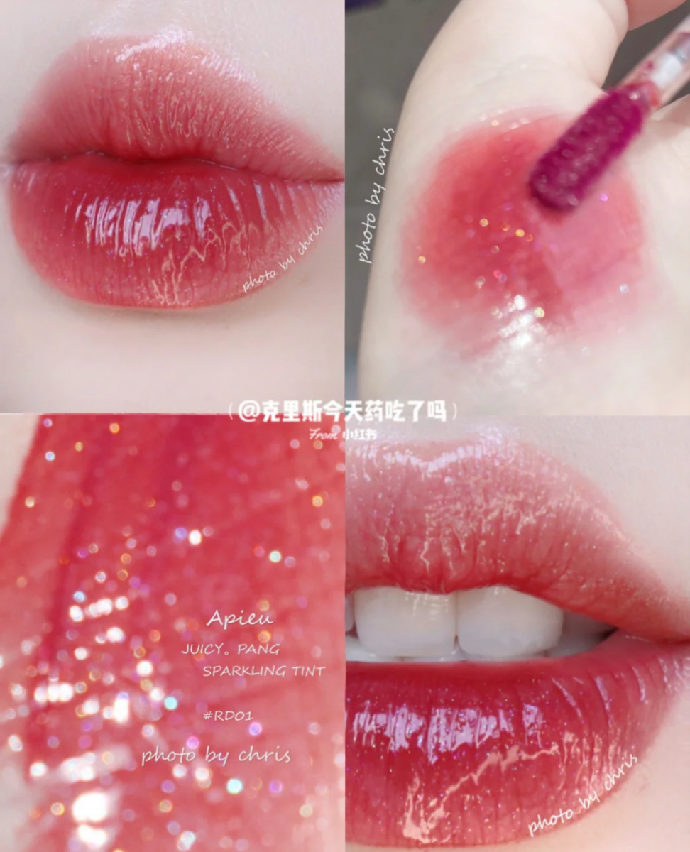 ✨ Apieu Juicy Pang Sparkling Tint RD01 ：冰晶草莓荔枝色 介于蜜桃色和草莓鲜红色之间，暖暖的荔枝橘红色小上唇超显气色！在偏光细闪的映衬下色泽简直美出天际～