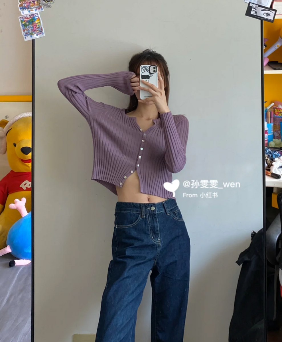 ✨紫色 X 牛仔蓝 无论是深色或浅色的牛仔蓝,都是女生们衣橱里必备的百搭单品!用来搭配香芋紫色系单品也超级好看哟~