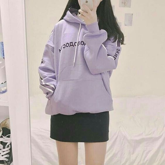 ✨紫色 X 黑色 紫色与黑色的搭配,颜色对比度高但丝毫不觉得突兀~特别适合喜欢酷炫风格的女生!