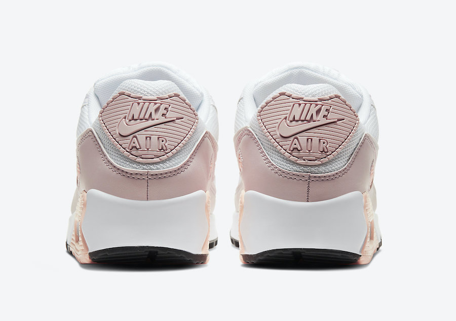 而且中底设计承袭了Nike Air Max 90系列一贯的主打性能,具备缓震效能且能提供轻盈舒适在穿着体验;堪称「颜值」和「实力」都超能打~?