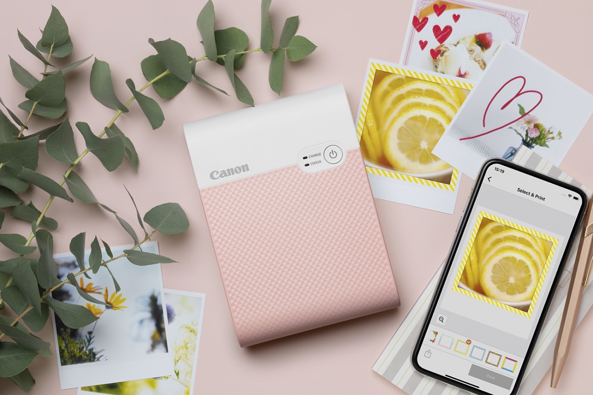 ✨ 高品质图像,更长久保存 Canon SELPHY SQUARE QX10打印机采用高端染料热升华工艺,并且利用智能技术处理人像,打印效果可达到均匀肤色、提升肤质、增强皮肤通透感。此外,照片效果的色彩也还原精准「所拍即所得」,高清晰度且平滑无颗粒感,让美照更精致动人!