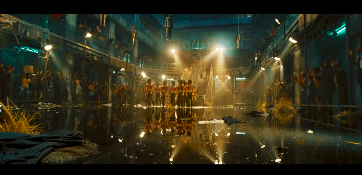 预告片中可见承袭上一部的各种惊悚丧尸场面；除了正锡一行人手持武器、夜视镜「大战」丧尸，还有幸存者与丧尸决斗的场景犹如置身罗马斗兽场、一大群丧尸追捕幸存者的画面，让人光看这1分半钟的预告片都能感觉毛骨悚然、刺激感MAX～