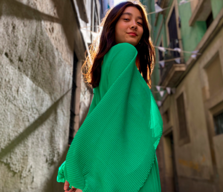 内置处理器是这次iPhone SE2的最大亮点!其采用了与iPhone 11 Pro相同的处理器芯片 — A13 Bionix;除了帮助用户收获更流畅快捷的使用体验,也能为前置与后置镜头拍摄人像时打造更佳的虚化背景效果,镜头中的拍摄主题会更佳凸显。