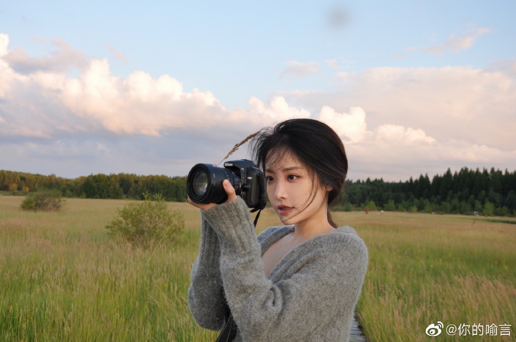 ✨喻言 身材比例、表情管理、舞蹈实力、Vocal实力均靠前的喻言,曾经在2016年参加过《加油!美少女》选秀节目。舞台实力极佳的她在节目前几期镜头却都不多,让喜欢喻言小姐姐的粉丝们都为她感到可惜;希望优秀的她可以过关斩将顺利出道!