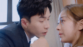 ✨《楼下女友请签收》| 领衔主演:王冠逸、徐好 「海兰察」王冠逸饰演的霸道总裁叶非墨真的暴击少女心啊~和女主角温小暖之间欢喜冤家的爱恋真的甜得不要不要der!