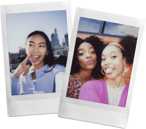 ✨自拍近景模式 此外,Instax Mini 11的自拍模式也是这次的「必买」重点!无需外接近景摄影镜头,拉出镜头环后即能启动「SELFIE自拍模式」,可拍摄近至30cm的特写;这样的ZOOM功能可让自拍照更清晰+突出~