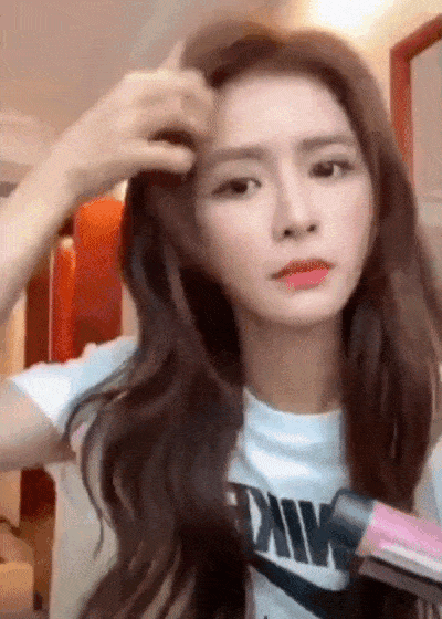 【蔡卓宜发型韩系大波浪卷教学】步骤(四):最后记得也要稍微给刘海上卷哟!