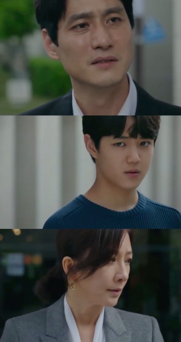 知道善雨再也不会给机会自己后,李泰伍悲伤告诉儿子:「你身边的人是最珍贵的,如果因为对方和你太近导致你遗忘了他的珍贵,就会做出我这种愚蠢的事。如果你忘记了最珍惜你、真心守护你的人,你最终就会失去所有」。