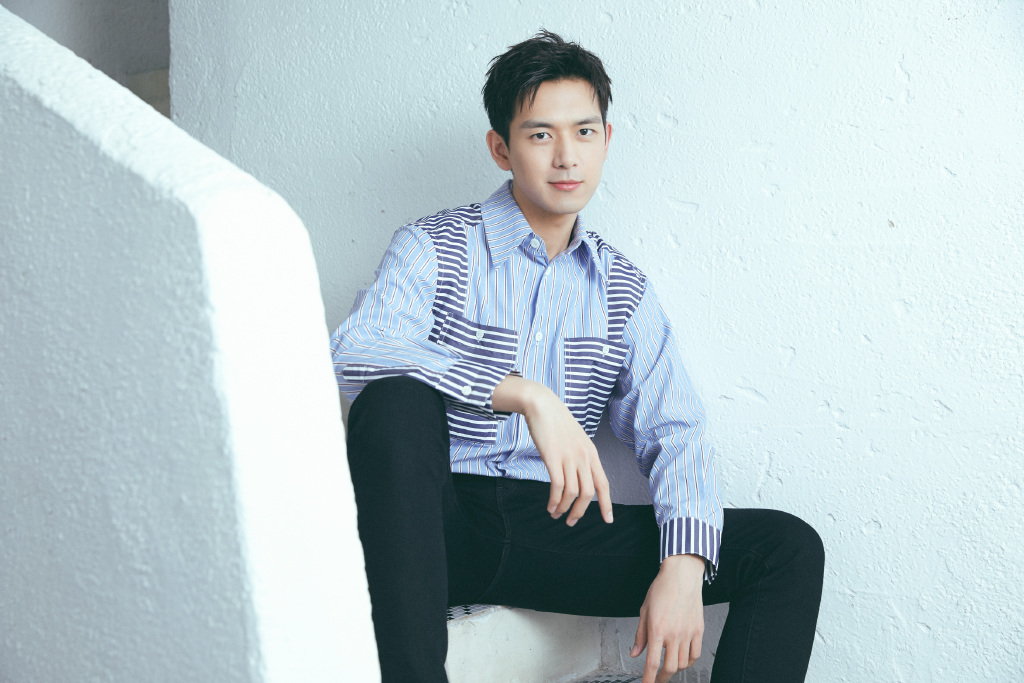 李现 | 2019至2020年播出代表作:《亲爱的热爱的》、《剑王朝》