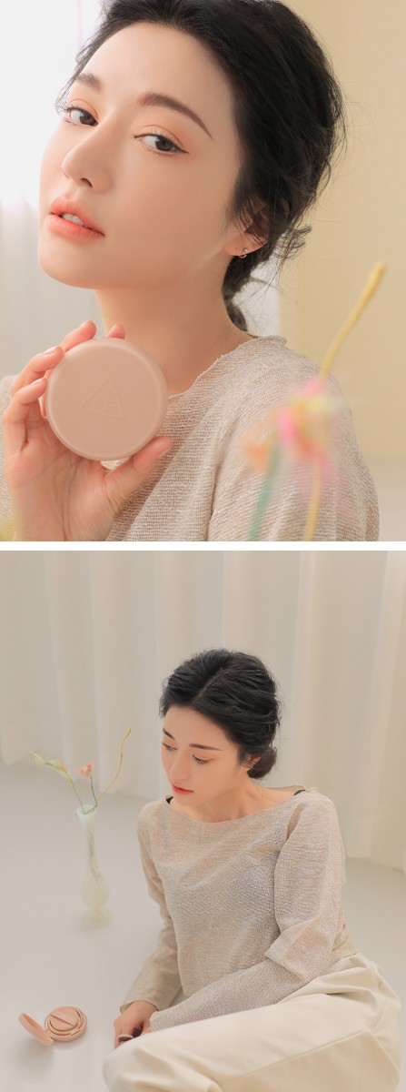 3CE SOFT MATTE FIT CUSHION柔雾款的外壳则也是呼应妆效质地的磨砂哑光设计;上脸可打造出雅致柔雾妆感,轻盈服帖的质地不会让肌肤觉得负担,而且持妆效果佳,全天底妆维持无瑕陶瓷美肌即视感~同时还有SPF45 PA++防晒保护哟!