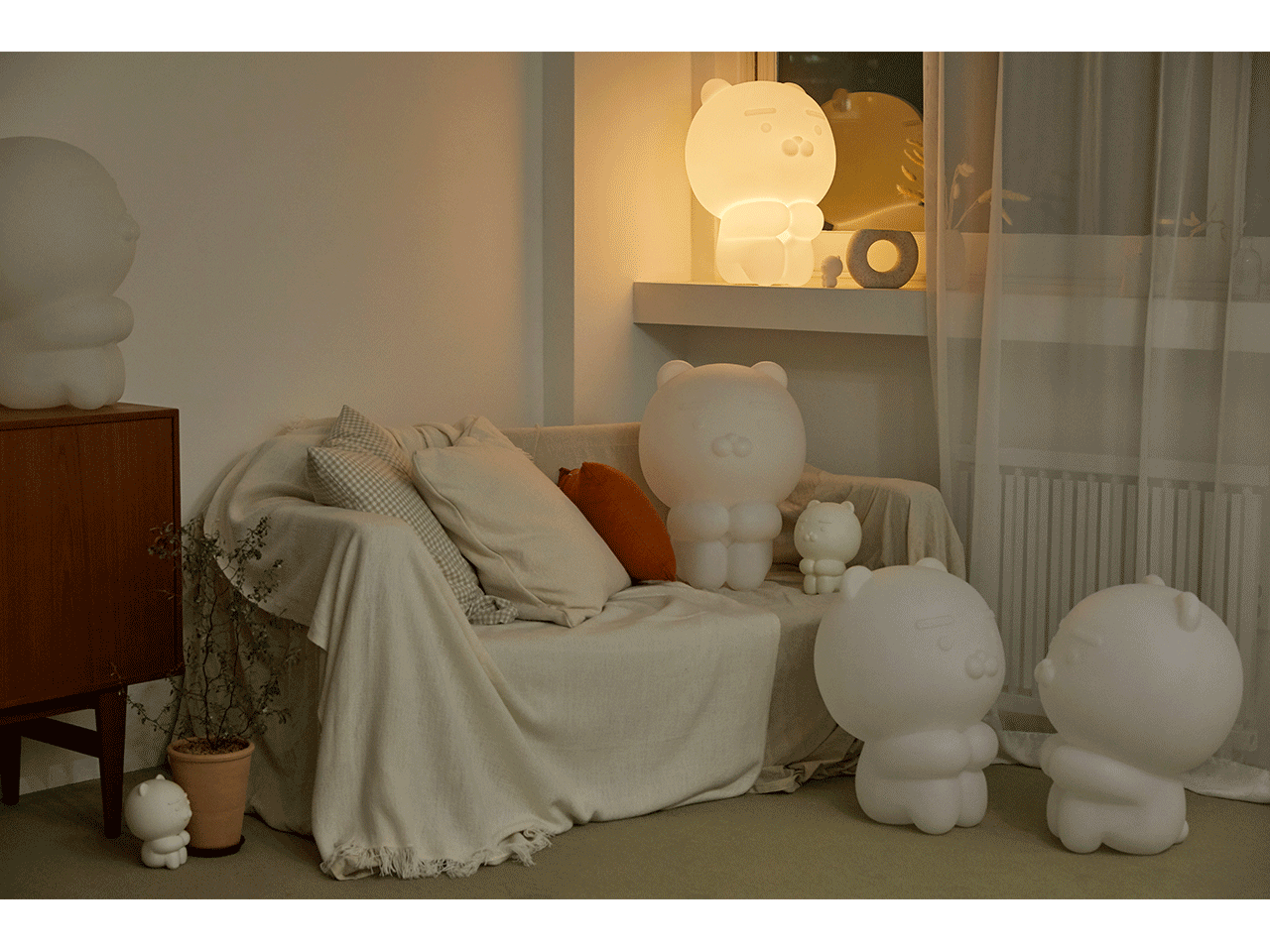 好啦其实size并没有那么夸张~不过这款大只款莱恩夜灯确实比起一般的夜灯大出许多,有足足50cm!