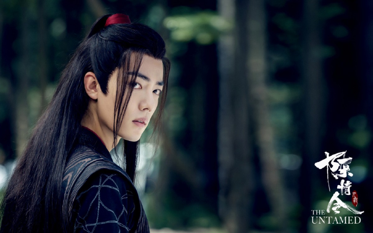 《陈情令》中另一位男主「魏无羡」的饰演者肖战也凭该剧受到广泛的关注和喜爱!? 剧中魏无羡潇洒恣意、艰难修成夷陵老祖,「前期天真善良,中期敏感多疑,后期心累沧桑」,真挚演技真的太迷人啦~接下来他和收视保证杨紫的《余生请多指教》亦让不少剧迷十分期待!