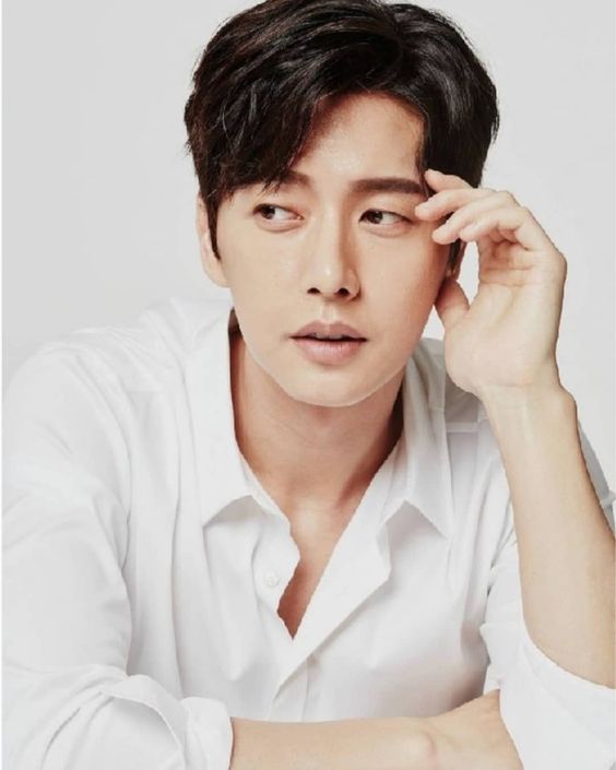 第15位：朴海镇 | 韩剧代表作：《上司实习生》、《Forest》、《奶酪陷阱》、《来自星星的你》