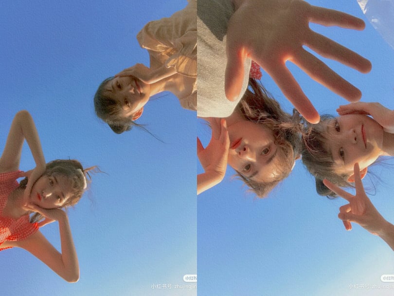 闺蜜合照姿势教学:✨蓝蓝的天空也能当布景!☁️ 不容易撞款的「仰拍闺蜜照」来GET一波~