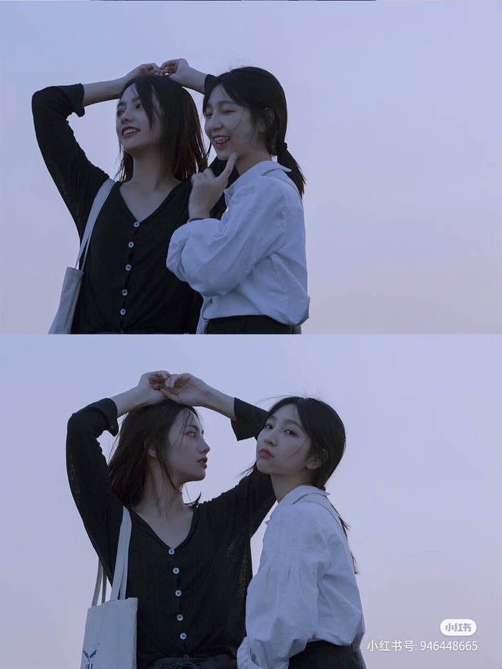 闺蜜合照姿势教学:✨蓝蓝的天空也能当布景!☁️ 不容易撞款的「仰拍闺蜜照」来GET一波~