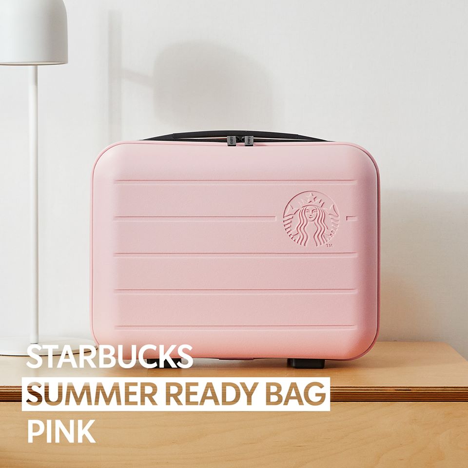 但这次韩国Starbucks推出的季节限定周边绝对颠覆你的想象 ? 竟然超狂推出了「梦幻柔粉色」、「气质夜幕绿」行李箱！