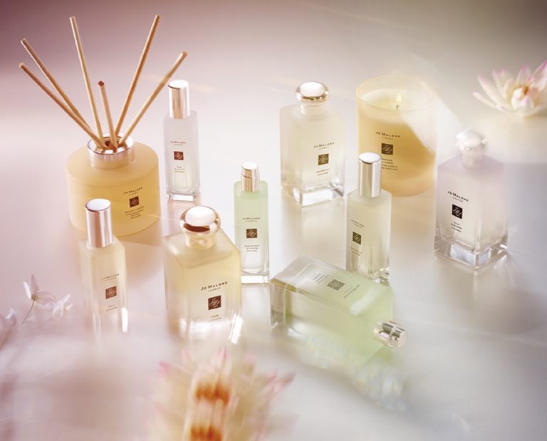 先生女士们请注意,您的钱包准备好被「它」掏空了吗 ?❤️ ~ 是的,每季都能带给大家满满惊喜、绝美精品的Jo Malone又在和大家招手啦 ? 月前一释出消息就引起疯狂议论的最新2020 Jo Malone秘境花园春季限定系列,终于登陆马来西亚喽~