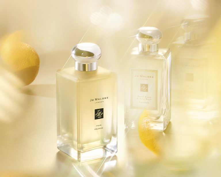 ✨ Yuja 柚子 橘黄色磨砂瓶身和其柑橘调香气一样让人感觉清新愉悦;柚子香气中夹带着甜甜酸酸的果香味,配上雪松木的清雅木质香及鼠尾草余韵,不用担心果香主调会太甜太腻~相信无论是男生女生都会很中意这一款!