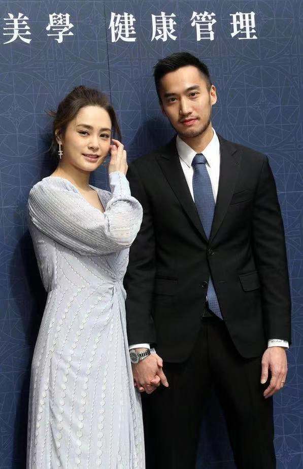 Michael赖弘国的文章全文如下： 「我又单身了，一切发生的很突然。 记得2月我到马来西亚探妳的班我们一起运动，我要离开时妳还说想送我到机场，因为疫情我们不知道何时能再见。 将近三年的相处时光像一场美梦般美好，我们去了夏威夷跳伞，去了东京吃壽司，去京都吃怀石料理，去了荷兰、比利时、马尔地夫，去了英国录了我第一次的真人秀，去了LA办了婚前派对，去了墨西哥拍了我们冷的要死的水底婚纱照，去了澳洲陪妳工作。 记得第一次去成都看妳的演唱会，我开完笑的问原来妳么红，妳还骄傲的跟我说：妳才知道妳老婆多火。 记得武汉的演唱会下着大雪路面结冰，妳的妆发师过不来，我们在后台紧张的跳脚。记得西宁的演唱会，记得澳门的演唱会，我爸妈在台下感动的哭了。」