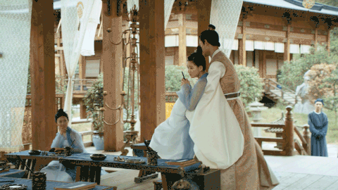 整体剧情不拖沓、设定不出戏,加上赵露思可爱灵动的演出以及丁禹兮的魅力演技,该部剧目前在豆瓣上尚未统计出评分,但观众评价的部分近乎都是3-5颗星好评~欢迎大家和C编一起入坑这部!(笑)