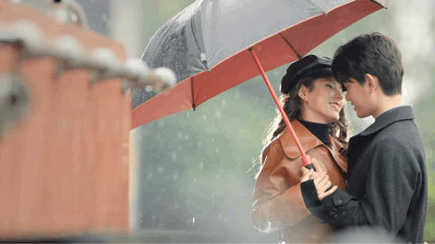 由两位「Yu-Xi」丁禹兮和张予曦主演的糖分超标甜宠剧《韫色过浓》,故事讲述被家族定下娃娃亲的大明星苏矜北和高冷医生周时韫意外邂逅,被命运紧系的俩人在相处中逐渐走近,北北也从一开始带着「胜负欲」攻略男主到真正彼此产生好感,最终高甜幸福地走到了一起 ❤️