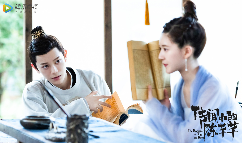 今天就来和大家一起回顾剧中高甜到让人忍不住姨母笑的经典场景和台词,不妨留言告诉小编私心最爱哪一段哟: