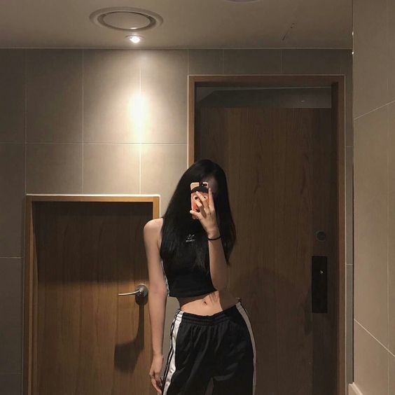 这么简单的「躺床式懒人运动」,姐妹们没有理由再赖着不动啦!?❤️ 今晚就开练吧~坚持做肯定很快就能看到效果哟!