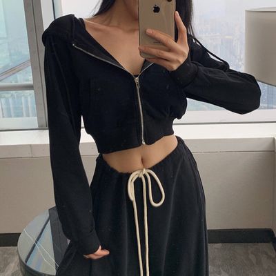 固定维持以上的习惯、调整好生活作息,渐渐地就会迎来体态上的改变、体重也会悄然下降并稳定保持,成功养成「易瘦体质」!Girls们一起加油,坚持养成良好饮食和运动习惯吧 ❤️