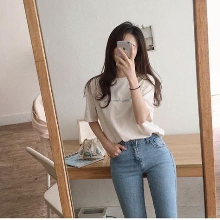 今天来和女生们分享13句「单身语录」，教你在找到另一半之前将单身活成生活态度；无论是一人份精彩、还是双人份幸福，都享受当下、不必去羡慕谁！