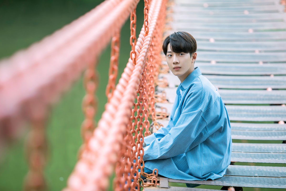 No.2：赖冠霖    人气偶像赖冠霖去年主演了校园甜宠剧《初恋那件小事》后，暖男学长的人设太可啦！选秀出身的赖冠霖有什么魅力让人着迷？曾经有粉丝真诚评价道：「比起一开始能把所有给你的人，我更加喜欢那种一点一点给你惊喜的人。赖冠霖就是这种人。你看见一个人蹲得够低，你才会期待他跳得多远。」❤️