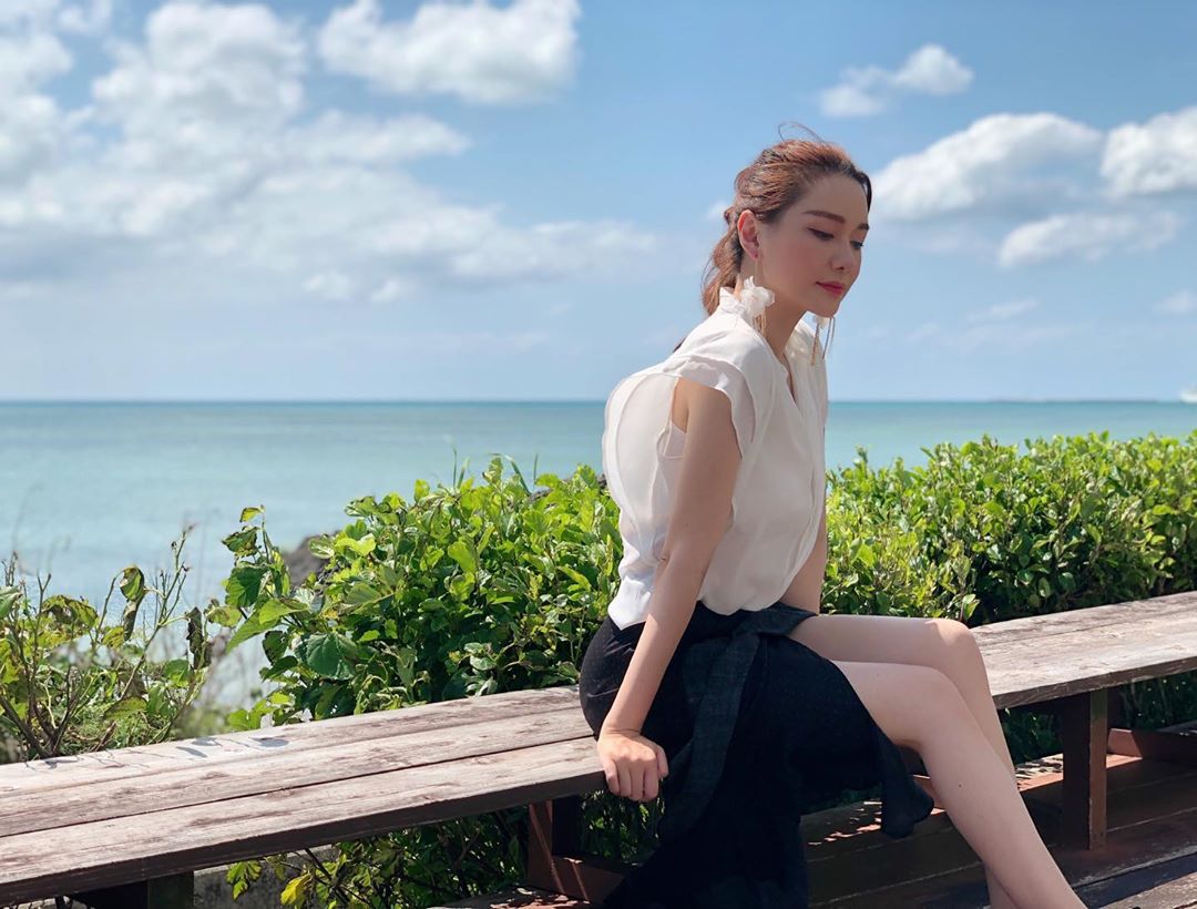 靓汤传递的运动健身概念也很棒,与所有正为减肥努力中的女孩们共勉之: 「做运动持之以恒很重要,同时也能帮助锻炼自己的will power(意志力)!人只要有足够的意志力,做什么事都会更加成功!所以减肥不只是为了变漂亮,而是同时也能让自己变得更好、更成功。」