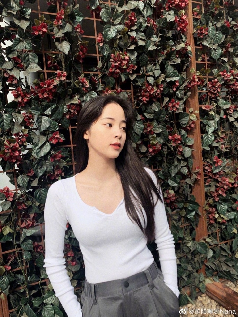 用白色花椰菜代替米饭真的超聪明!不仅低热量、可以减少碳水饮食,同时食材还有着丰富膳食纤维含量。再加上其他蔬果当配菜,营养均衡之余还健康美味、足够饱腹。