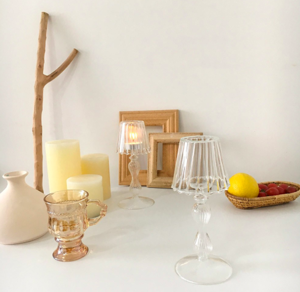 复古透明质感的桌灯设计烛台简直不要太好看!喜欢这种风格的Girls一定要手刀下单