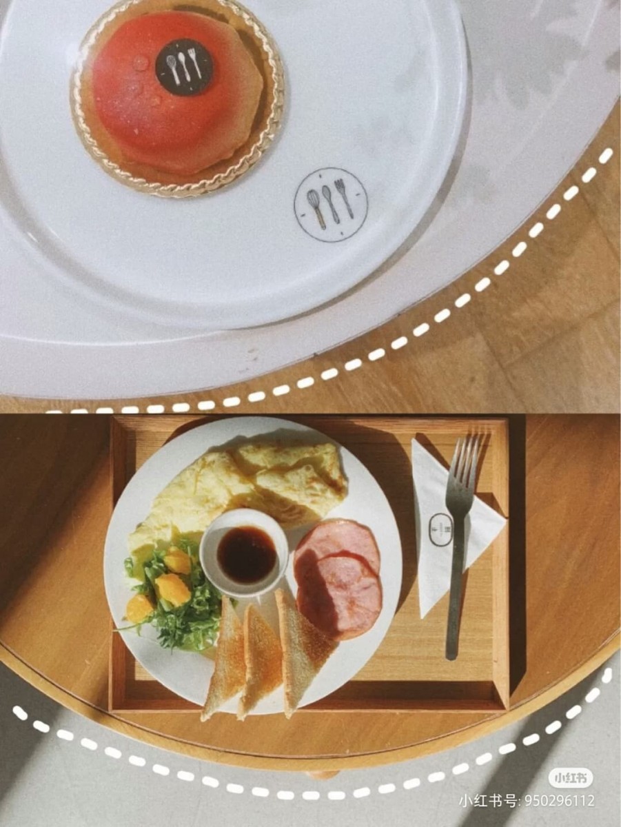 3、半圆法构图 Cafe经常可见的圆形桌子、圆形盘子其实是很棒的拍摄道具!将桌子或盘子的半圆形占据整个画面的1/2、1/3、或3/4比例,同时桌面和背景适当留白、尽量不要有太多杂物;焦点对准在拍摄主体上即可~俯拍flatlay也适用这个构图法则哟!