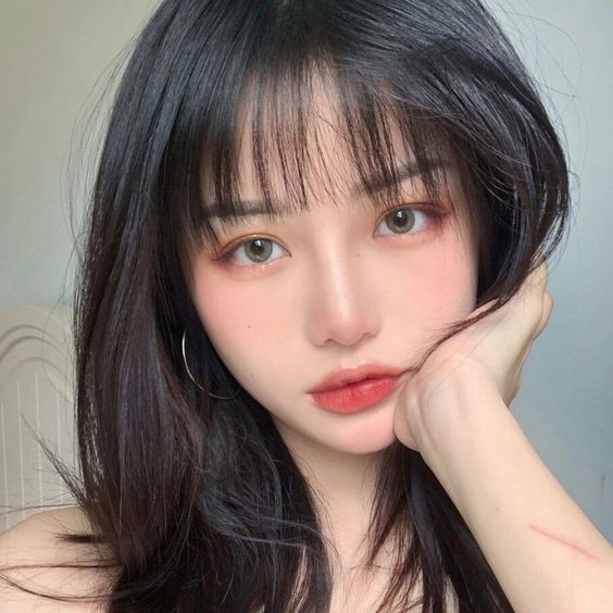 最后左右摆动头部放松脖子就完成喽~晨起上护肤品时搭配以上按摩手法,或者晚上卸妆清洁完脸部进行护肤时顺便按摩,轻松养成紧致肌肤和小V脸!❤️