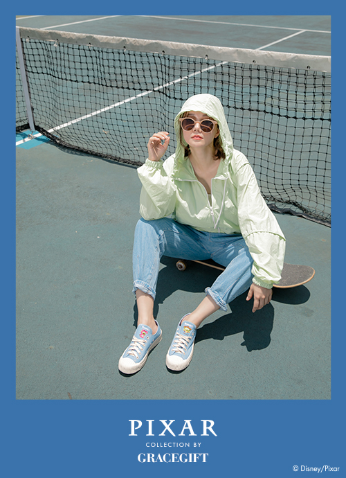 ✨ 疗愈天蓝色 近期天蓝色、宝宝蓝色鞋履很火呢~蓝色控和三眼怪粉丝们不妨可以考虑这双,cos成熊抱哥和胡迪的三眼怪趣味MAX!搭配牛仔裤简直好看得不得了 ?